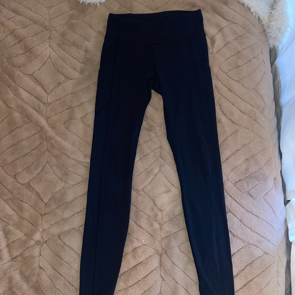 LULULEMON LEGGINGS - BLACK SIZE 4